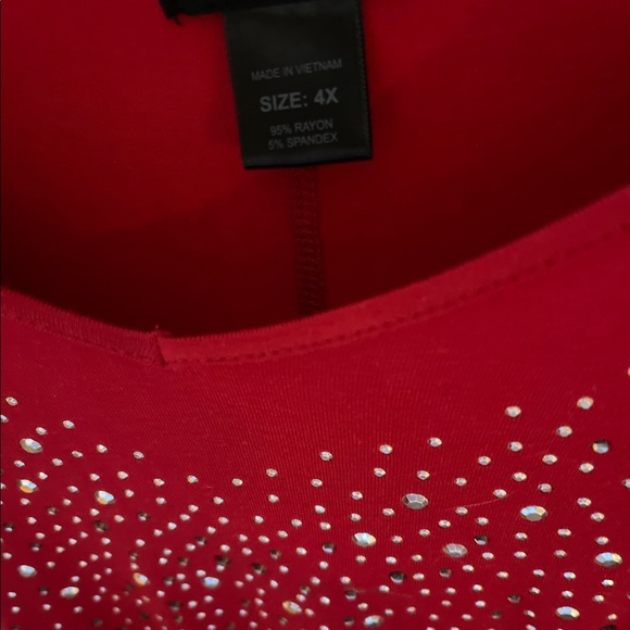 This is a classic raglan sleeved rich red jewelled top - Picture 3 of 7